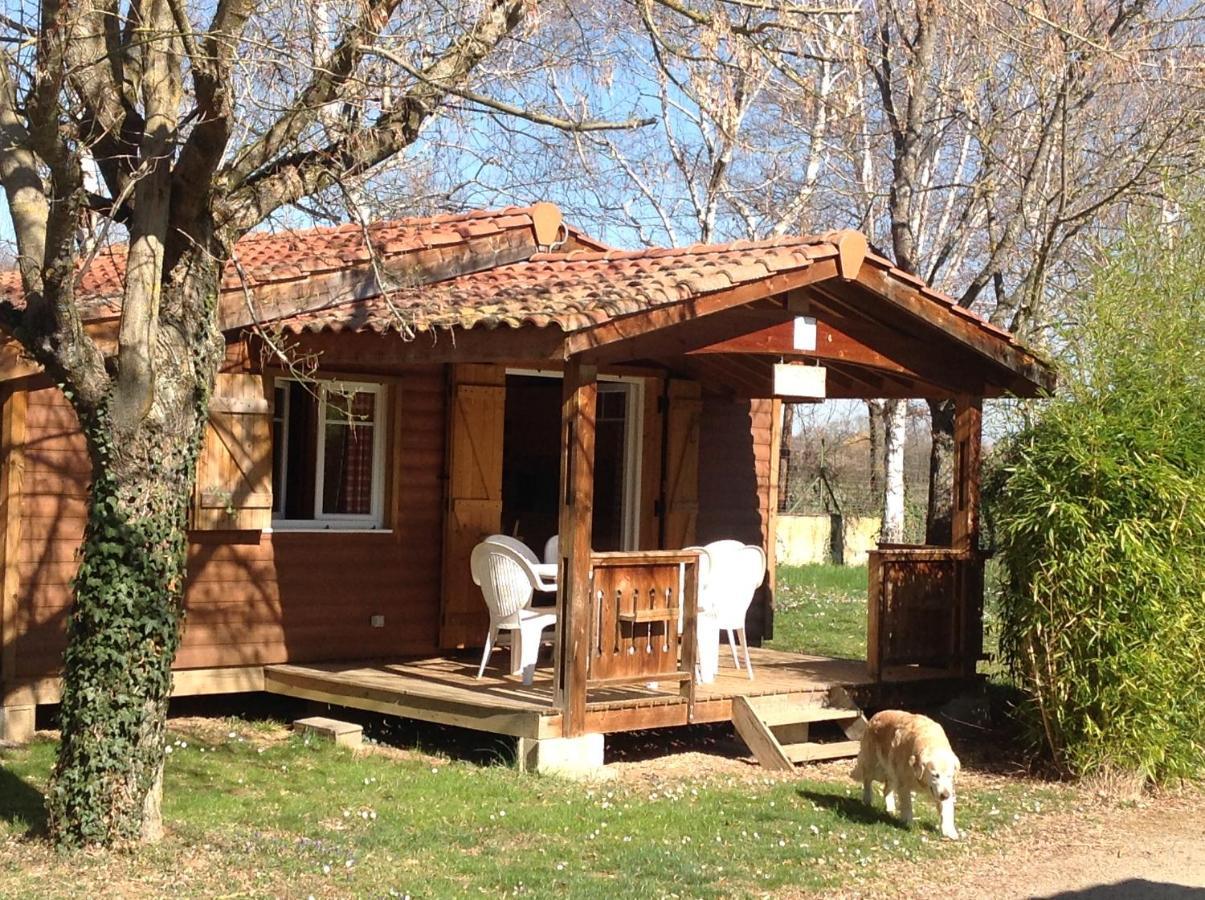 Camping Le Pont D'Allagnon Lempdes sur Allagnon المظهر الخارجي الصورة